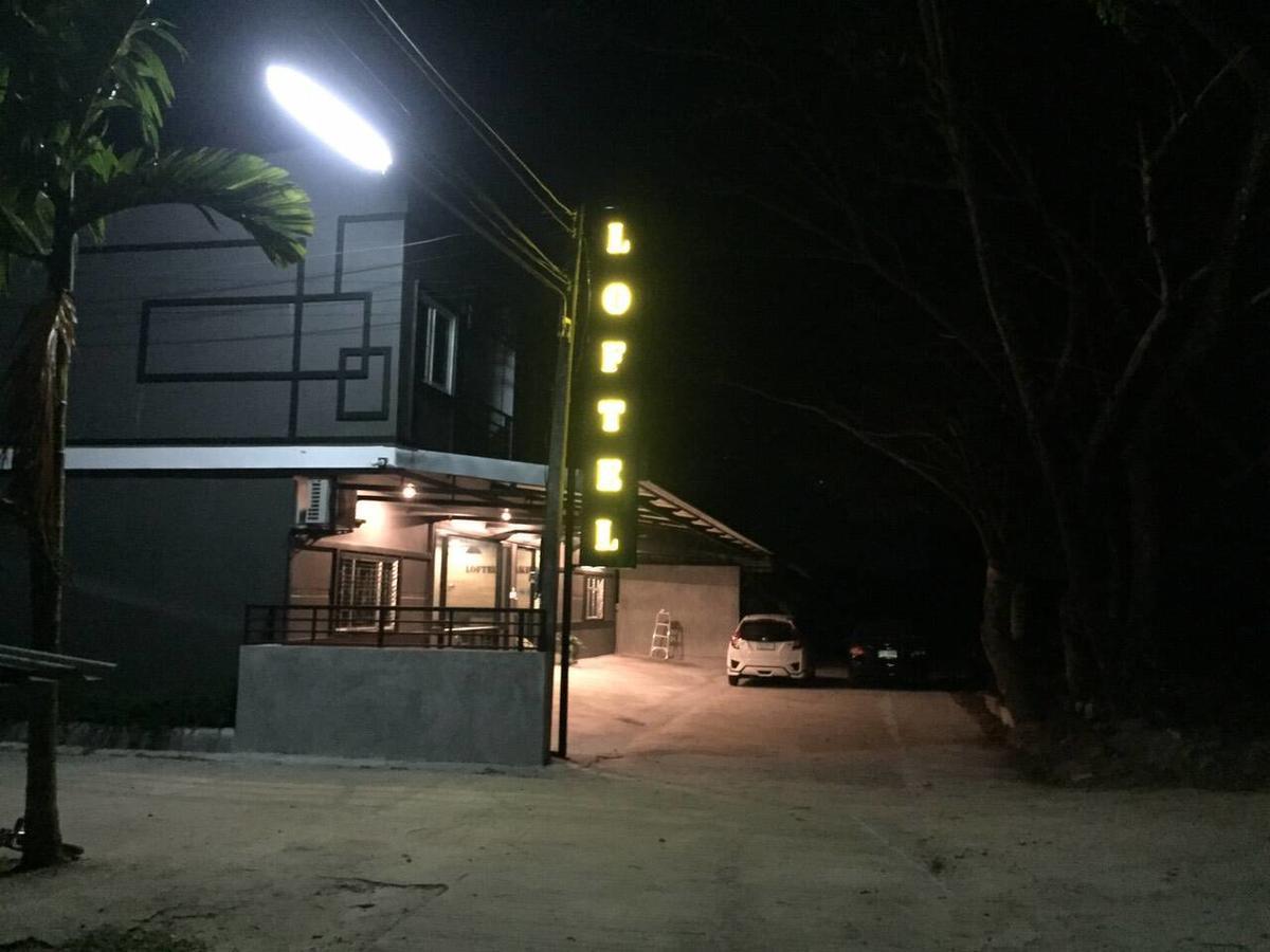 ナコーンシータンマラート ロフテル アット ナコーンホステル エクステリア 写真